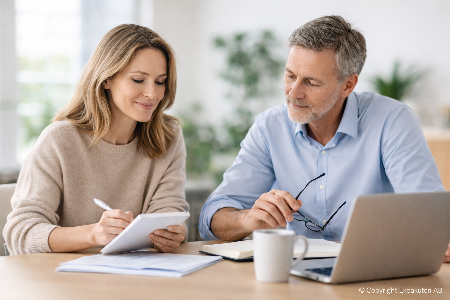 Välj kontaktform – telefonsamtal eller webbmöte för ett första tryggt samtal med Ekoakuten AB